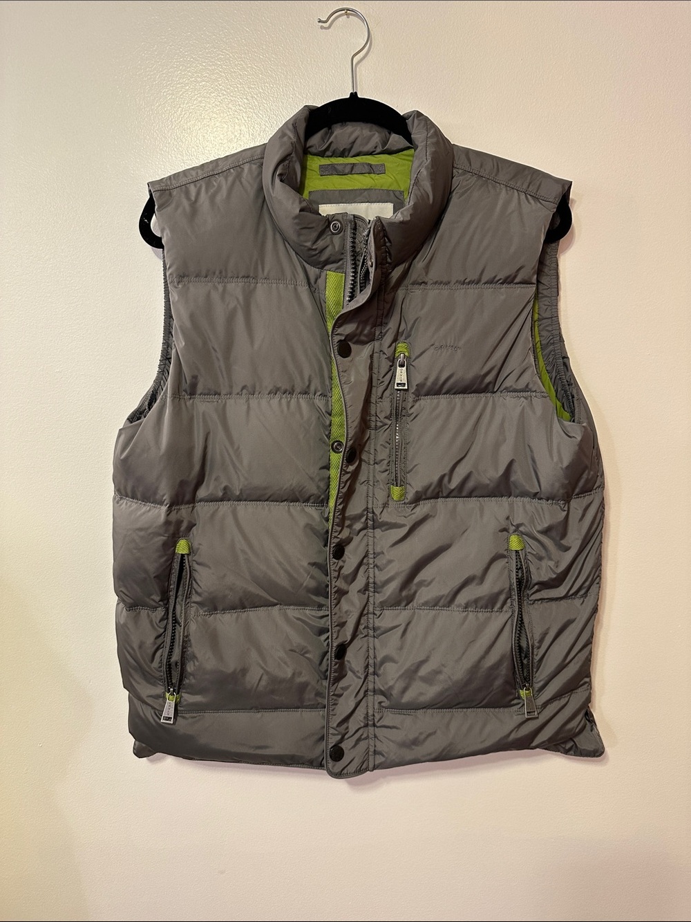 Orvis Gray Puffer Outdoor Vest Size Medium